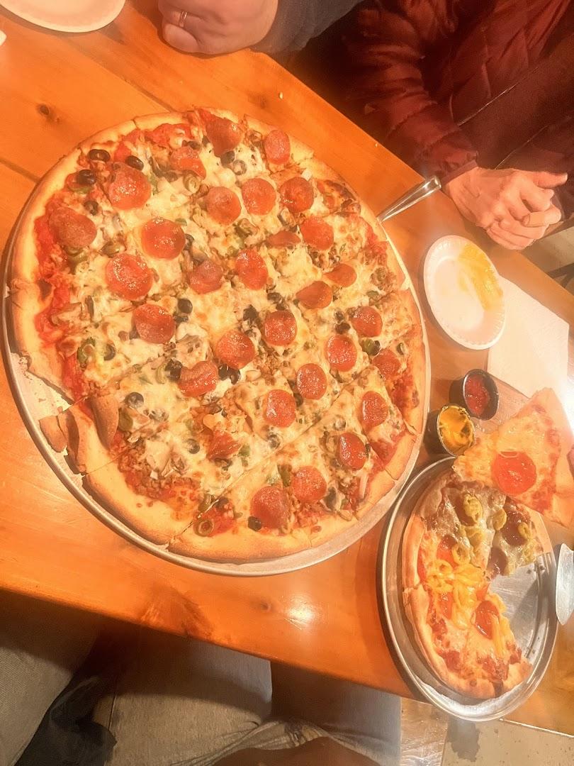 Carolyn's Country Pizzeria